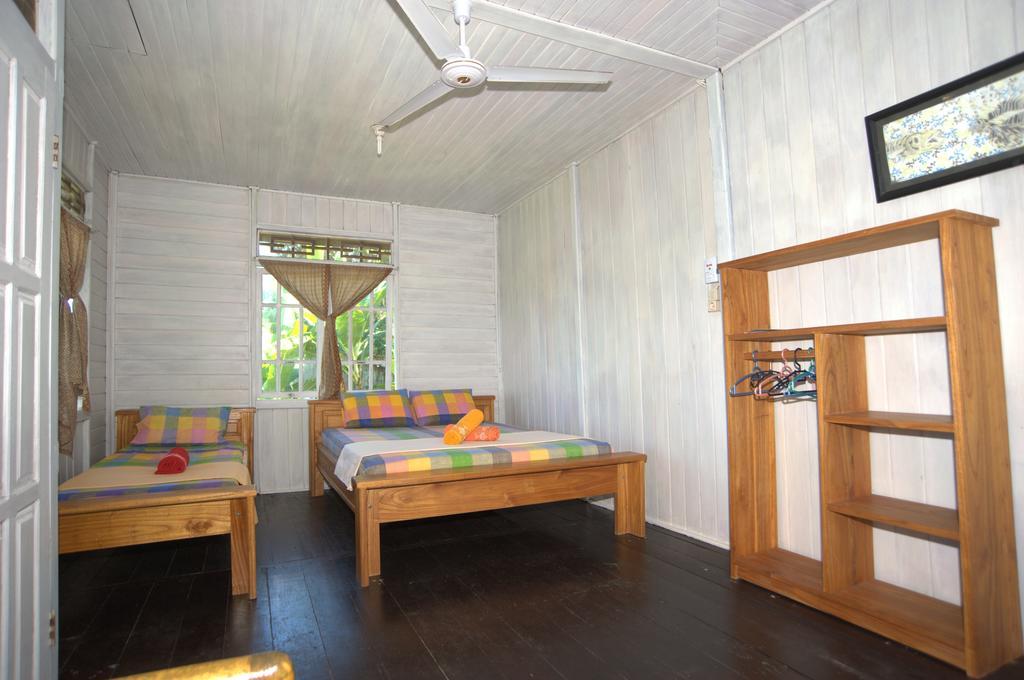 Happy Gecko Dive Resort Бунакен Стая снимка