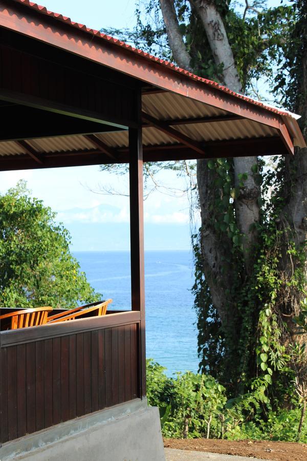 Happy Gecko Dive Resort Бунакен Екстериор снимка
