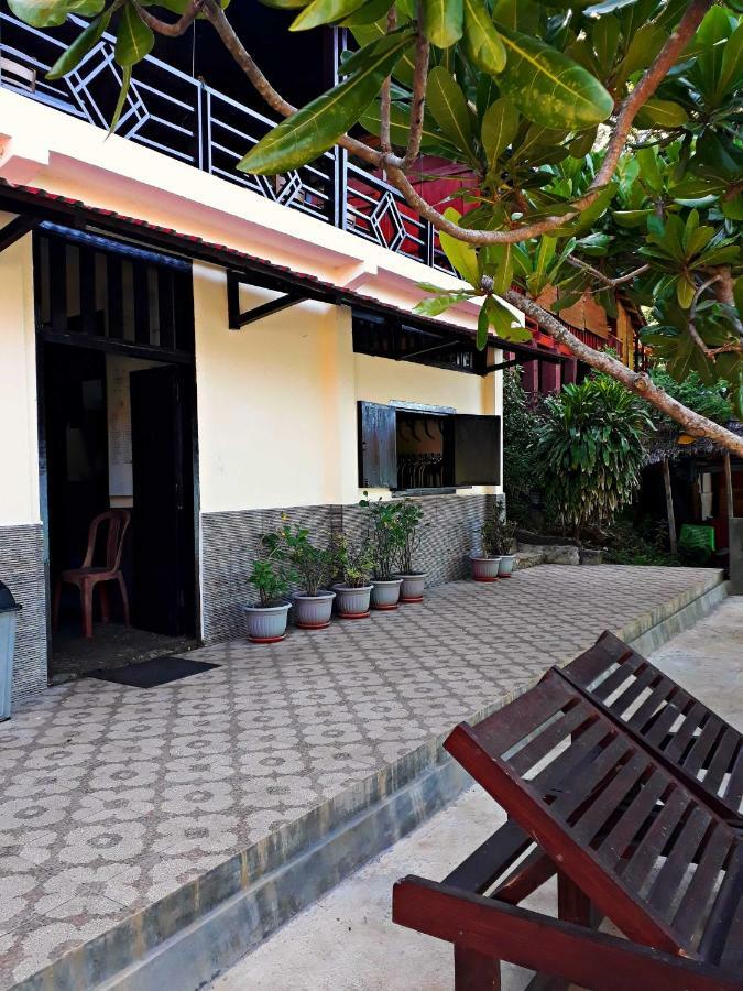 Happy Gecko Dive Resort Бунакен Екстериор снимка
