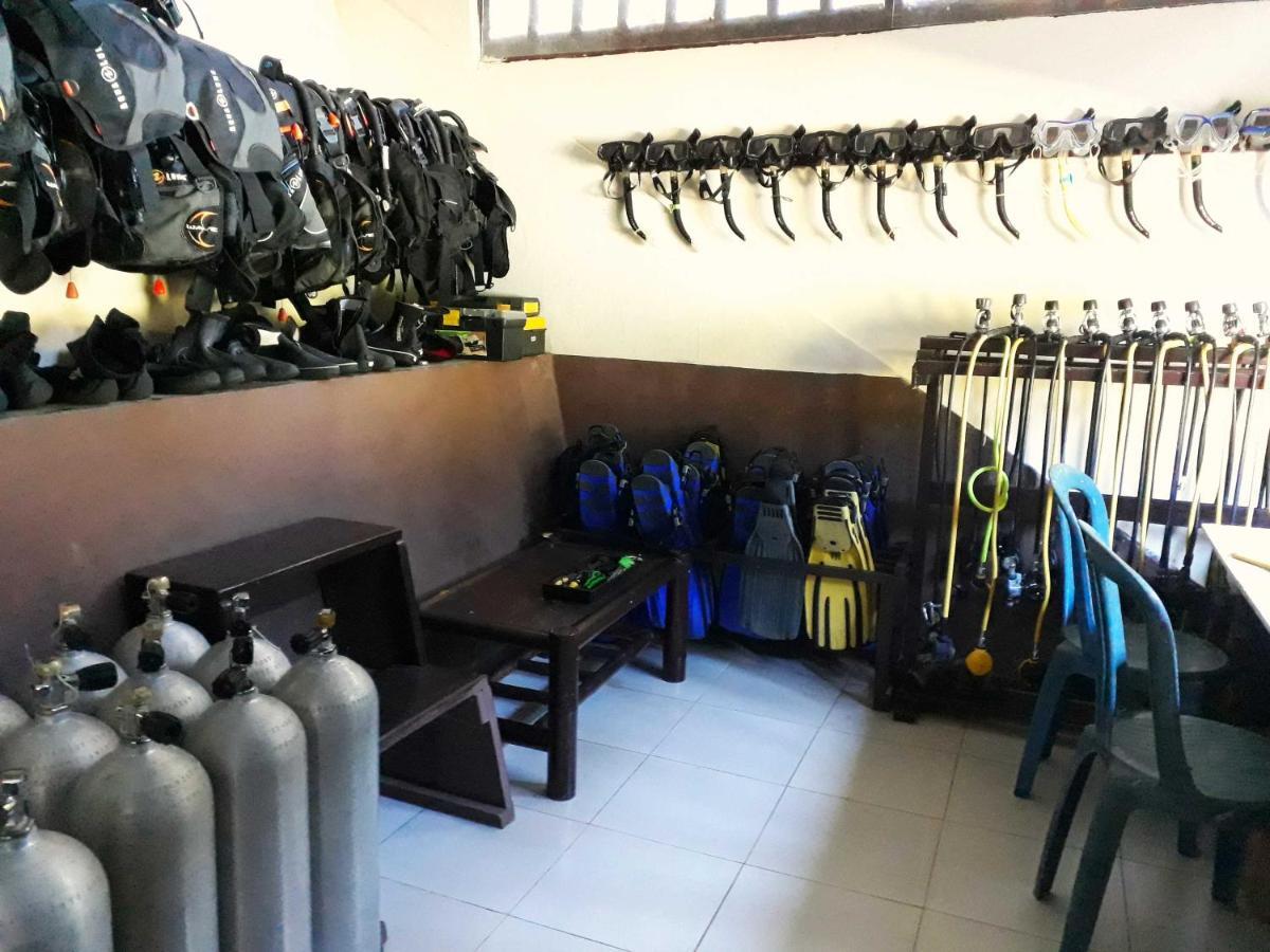 Happy Gecko Dive Resort Бунакен Екстериор снимка